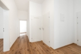 TOP ANGEBOT! Preiswerter 2-Zimmer Altbau-Erstbezug mit Balkon-Option! - Bild