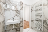 TOP ANGEBOT! Preiswerter 2-Zimmer Altbau-Erstbezug mit Balkon-Option! - Bild