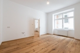 TOP ANGEBOT! Preiswerter 2-Zimmer Altbau-Erstbezug mit Balkon-Option! - Titelbild