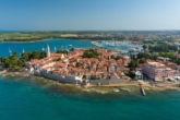 Bild - Apartmenthaus als Anlage in 1. Reihe zum Meer in Novigrad