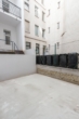 Traumhafte Gartenwohnung im Luxus-Altbau! Erstbezug mit 3-Zi. und 2 Terrassen! - Bild