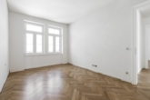 4-Zimmer-Erstbezug mit Balkon im Luxus-Altbau! - Bild
