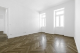 4-Zimmer-Erstbezug mit Balkon im Luxus-Altbau! - Bild