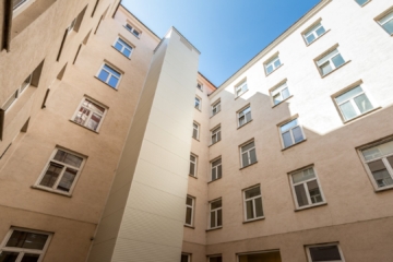 WERTSTEIGERUNGSPOTENTIAL! Unbefristete 3-Zi.-Altbauwohnung inkl. Freifläche! 3 % Rendite!, 1200 Wien, Wohnung