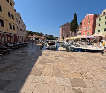 Bistro am Inneren Hafen von Veli Lošinj als Anlage, 51550 Veli Lošinj (Kroatien), Gastronomie/Restaurant