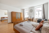 Bild - Preis-Leistungs-Hit! 3-Zimmer-Altbauwohnung mit TERRASSE im 4. OG