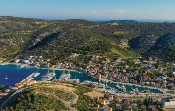 Marina bei Trogir, Apartmenthaus zur Eigennutzung und Anlage, 21222 Marina (Kroatien), Wohn- und Geschäftshaus