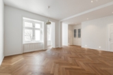 Traumhafte Altbau-Wohnung mit BALKON! Perfekte Raumaufteilung! - Bild