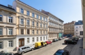 Traumhafte Altbau-Wohnung mit BALKON! Perfekte Raumaufteilung! - Bild